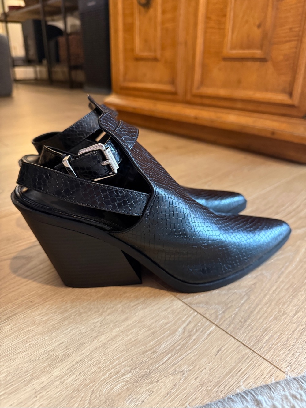 NWT Pointed-Toe Slingback Heeled Mules Cutout Ankle Boot